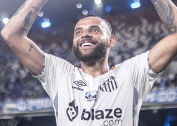 Vasco, Athletico-PR e Red Bull Bragantino estão de olho no atacante Guilherme, que pertence ao Santos.