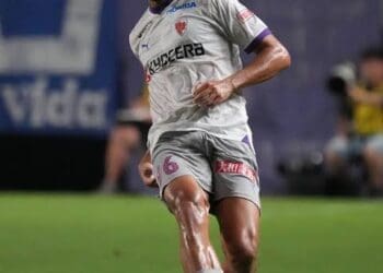 Vasco está em fase final para fechar contrato com o zagueiro Lucas Oliveira.