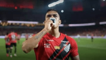 Valores exigidos pelo Athletico-PR e por Cuello desencorajaram Vasco a seguir com a negociação.