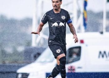 Santos pode incluir Guilherme, que está sendo cogitado no Vasco, em uma negociação com o Red Bull Bragantino.