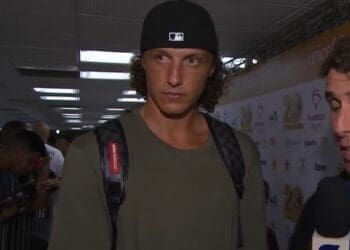 Especulações sobre o Vasco: David Luiz comenta sobre a dificuldade de fechar com rival do Flamengo; assista ao vídeo.