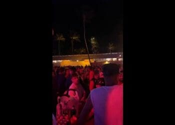 Philippe Coutinho e Bruno Henrique, ambos do Flamengo, foram vistos juntos na mesma festa em Recife; assista ao vídeo.