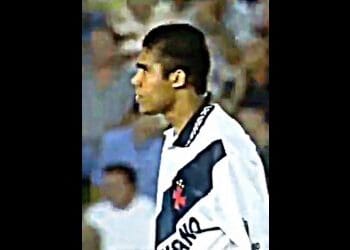 Veja os momentos do confronto entre Vasco e Barcelona, no Torneio Cidade de Palma, em 1995.