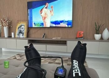 David continua se esforçando para se curar de sua lesão.