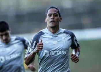 Vasco em tratativas com Maurício Lemos, mas a família do atleta prefere não se mudar para o Rio de Janeiro.