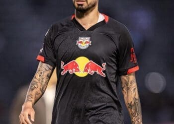 Red Bull Bragantino rejeitou oferta do Vasco de 1 milhão de euros mais Léo em troca de Pedro Henrique.