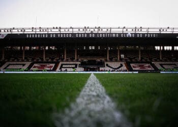 TV Globo exertou influência para que a partida de abertura do Vasco no Carioca ocorresse em São Januário.