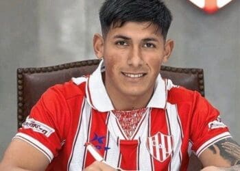 Vasco está interessado no lateral-direito Lautaro Vargas, que atualmente joga pelo Unión de Santa Fe, da Argentina.