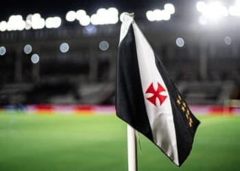 Vasco contará com mais alternativas no meio-campo para 2025 com o retorno de jogadores lesionados e a contratação de Tchê Tchê.