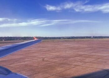 Capasso compartilha imagem de sua viagem ao Brasil para se apresentar ao Vasco