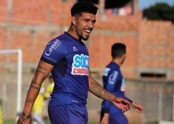 Vasco demonstra interesse no meia Douglas Augusto, do Nantes.