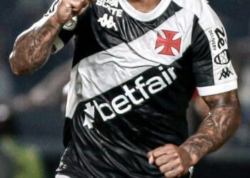 Vasco celebra o aniversário de Alex Teixeira, que hoje é o aniversariante.