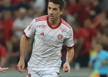 Especulado no Vasco, Carlos de Pena foca em retornar ao Internacional