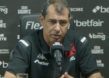 Carille conta que esteve entre a torcida do Vasco durante um jogo da Libertadores em 2012.