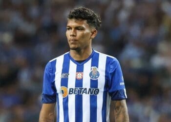 Procurado pelo Vasco, Gabriel Veron deve ficar distante do clube; valores elevados dificultam a negociação.