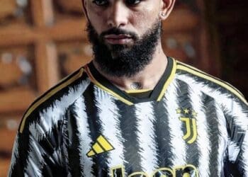 Douglas Luiz atrai a atenção do Nottingham Forest, equipe de Marinakis.