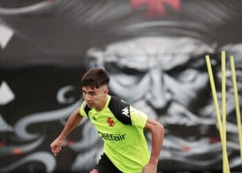 Confira as imagens do treinamento da tarde desta quinta-feira no CT Moacyr Barbosa.