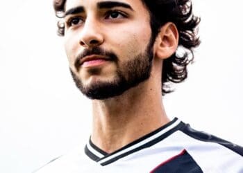 JP comemora seu retorno após três meses afastado dos campos: ‘Agradeço a Deus por poder vestir esta camisa novamente’