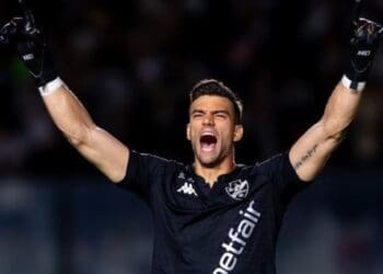 Sporting reitera interesse pelo goleiro Léo Jardim