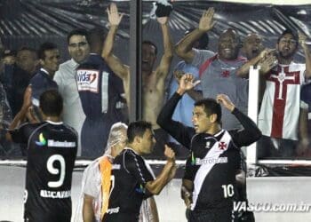 Fábio Carille esteve presente na vitória do Vasco contra o Lanús pela Libertadores de 2012, que aconteceu em São Januário; confira os detalhes.