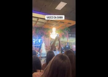 Festa de 15 anos da filha de Anderson Conceição contou com hino do Vasco; assista ao vídeo