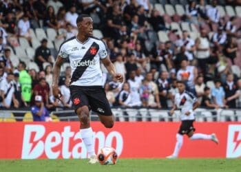 Veja as estatísticas do defensor Luiz Gustavo na partida entre Nova Iguaçu 1 x 1 Vasco.