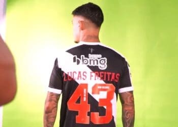 Lucas Freitas vestirá a camisa 43 do Vasco.