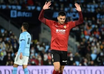 Vasco investigou a situação do atacante uruguaio Maxi Gómez, que já atuou pelo Valencia.