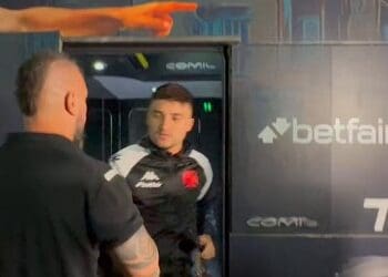 Confira o vídeo da chegada dos jogadores do Vasco a São Januário.