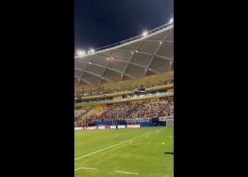 Vídeo exibe torcedores na Arena da Amazônia antes do confronto entre Vasco e Madureira; assista ao vídeo.