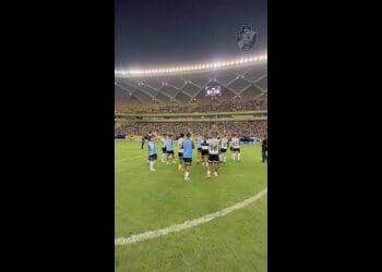 Vasco compartilha vídeo dos atletas aplaudindo os fãs após a vitória contra o Madureira
