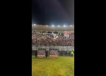 Vídeo exibe a celebração da torcida em São Januário durante a partida contra a Portuguesa; confira