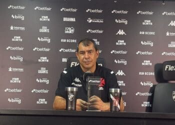 Fábio Carille: ‘Estou muito feliz com este momento, minha estreia no Vasco em São Januário’