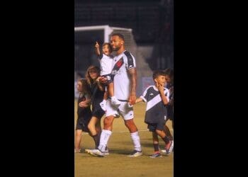 Alex Teixeira compartilha vídeo de seus melhores momentos contra a Portuguesa; confira!