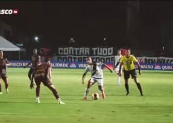 Veja o gol de Philippe Coutinho contra a Portuguesa sob uma perspectiva diferente.