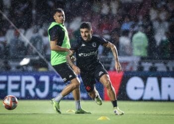 Vasco revela imagens do aquecimento dos atletas em São Januário