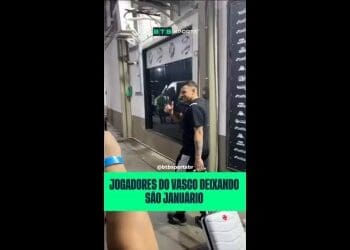 Vídeo exibe jogadores do Vasco saindo de São Januário; confira