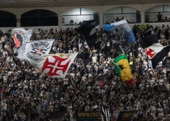 Vasco manifesta gratidão pelo suporte da torcida em São Januário durante o confronto com o Maricá.
