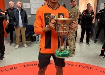 Ex-jogador do Vasco, Eguinaldo, atualmente no Shakhtar Donetsk, começa a seguir o Botafogo no Instagram