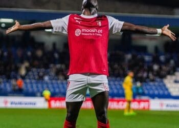 Vasco e Braga entram em acordo sobre Bruma; Flamengo e Porto demonstram interesse no atacante português.