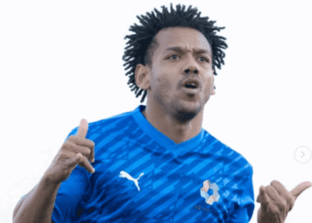 Vasco teria feito um levantamento sobre o atacante Romarinho, que já atuou pelo Corinthians e está deixando a Arábia Saudita.