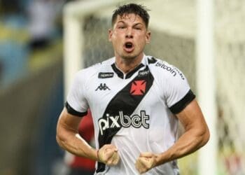 Vasco busca compensação financeira para liberar Capasso imediatamente; zagueiro atrai o interesse do Talleres.