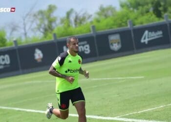 Philippe Coutinho foi visto no vídeo de treino divulgado pela VascoTV nesta sexta-feira.