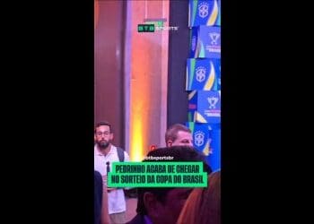 Pedrinho e Marcelo Sant’Ana se encontram na sede da CBF para participar do sorteio da primeira fase da Copa do Brasil.