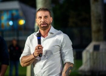 Pedrinho confirma que o Vasco está à procura de atacantes e afirma que não houve propostas pela SAF.