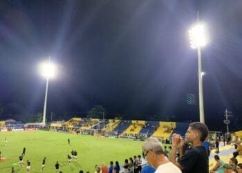 Sampaio Corrêa x Vasco marca a estreia do jogo noturno no Lourival Gomes; os refletores foram recentemente instalados no estádio.