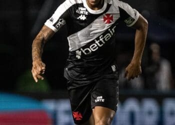 Vasco felicita Souza e Pablo, que celebram mais um ano de vida hoje.