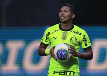 Detalhes do contrato de Rony com o Vasco estão sendo finalizados.