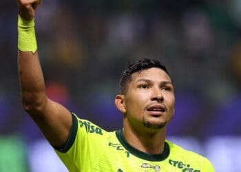 Vasco propôs a Rony um salário acima de R$ 1,5 milhão, além de um bônus de R$ 15 milhões, distribuídos ao longo de quatro anos de contrato.