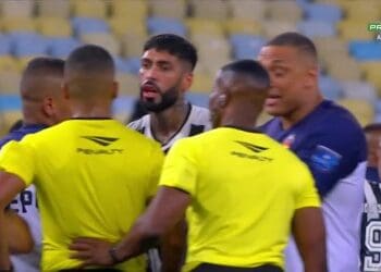 Gerson e Cleiton, do Flamengo, são punidos com expulsão após a partida contra o Botafogo e serão desfalques no confronto contra o Vasco no sábado.